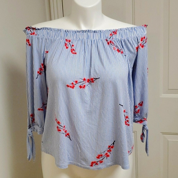 Olive & Oak Tops - Olive + Oak Floral Blouse